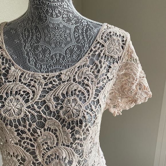 Cream Crochet Top Size Small - Picture 2 of 6